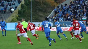 Черната серия на Левски продължава