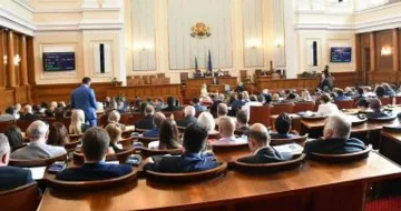 Нова битка! Ключова комисия остана без началник