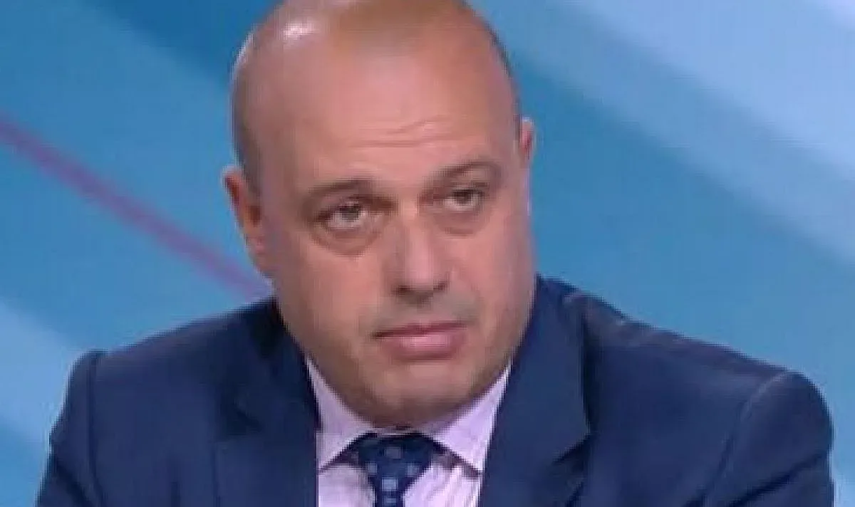 Знаков бесепар вдигна червен картон! Решението
