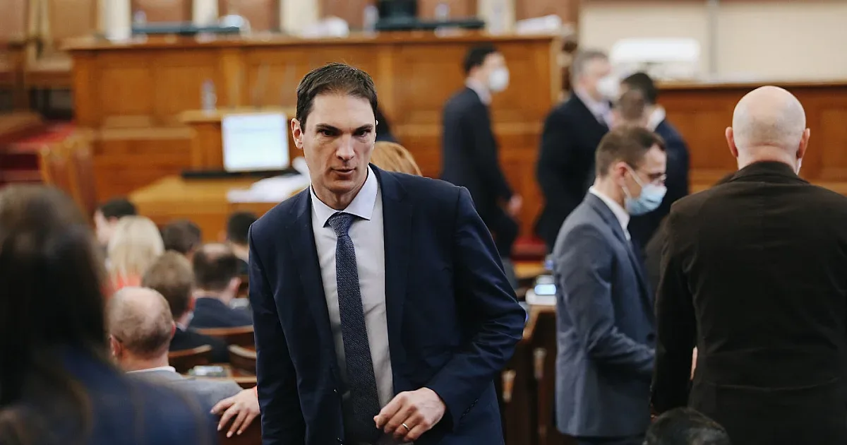 Има ли прошка? Знаков депутат от Промяната проговори за БСП