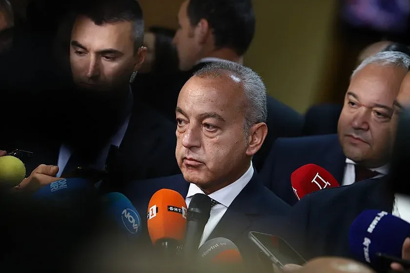 Премиерът Донев надъхва министрите, готви ги за ударна вълна