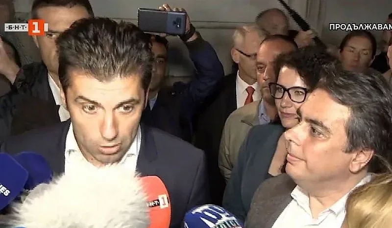 Политолог с отровна гилотина върху ПП! Сравнението