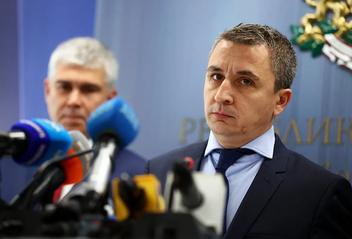 Ще ни треснат ли с нова цена на тока? Говори бивш министър