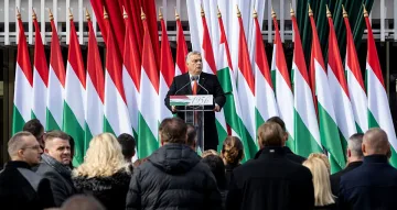 Орбан избяга от Будапеща на национален празник. Причината