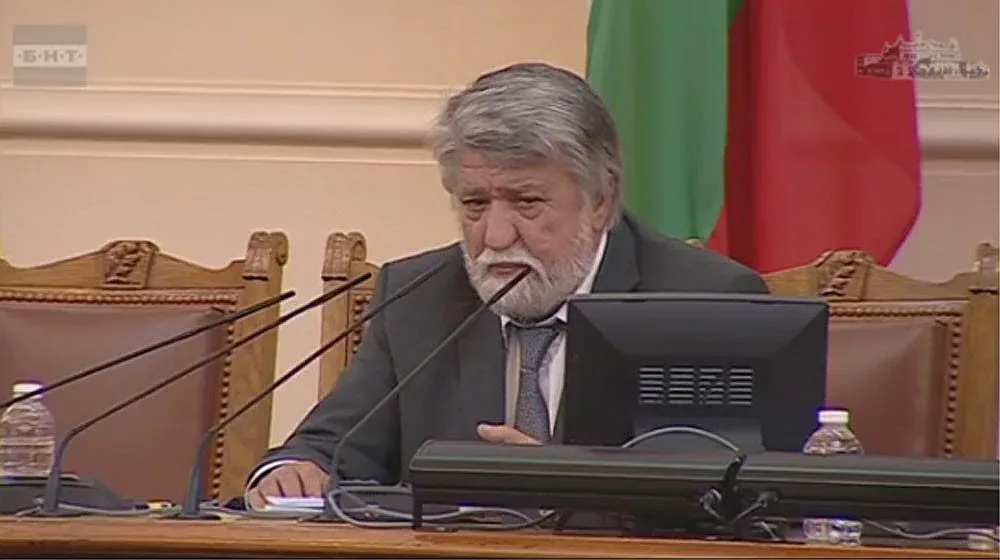 Отново лют скандал в парламента. Вежди се хвана за главата