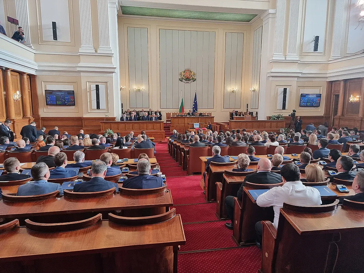 Гледайте на живо избора на председател на НС. Ще го има ли?