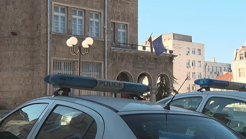 Уникум! 20-годишна заловена докато шофира с три вида наркотици