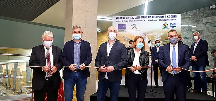 На всеки 4,5 минути идва влакче на метрото