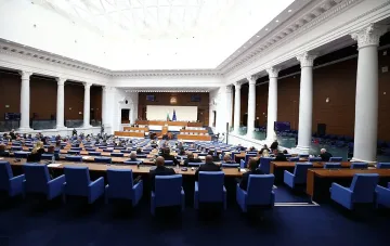 Трети вот на недоверие! Решиха съдбата на кабинета