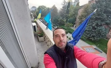 Съветникът с украинското знаме се даде на Възраждане. Искат ли го?