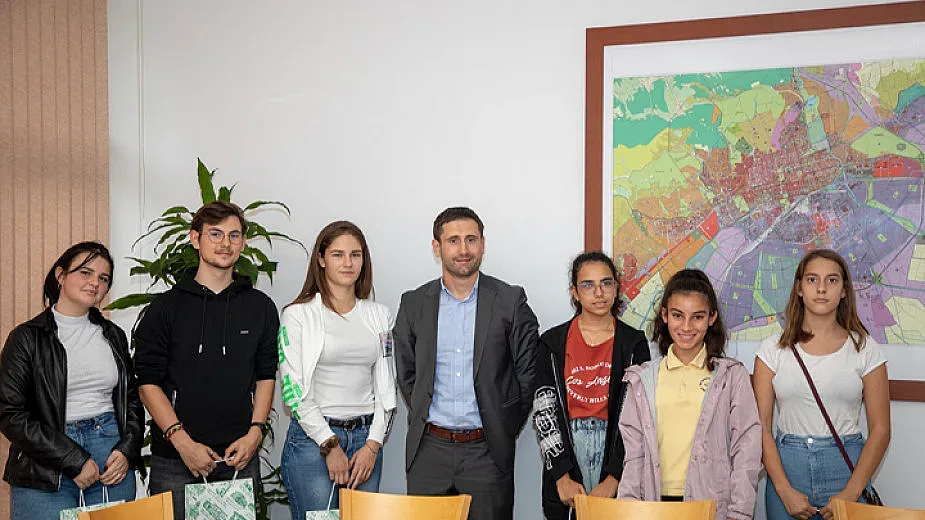 В Деня на българската община млади журналисти посетиха местната администрация