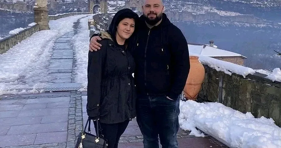 Потрес! Как тази влюбена двойка окраде приятелите си