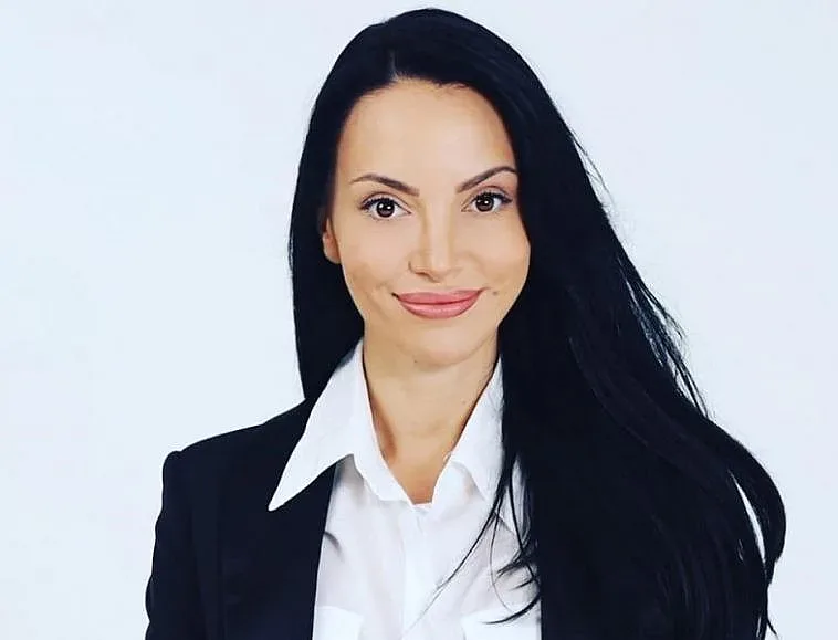 Голяма битка! Къде са най-красивите депутатки /СНИМКИ/