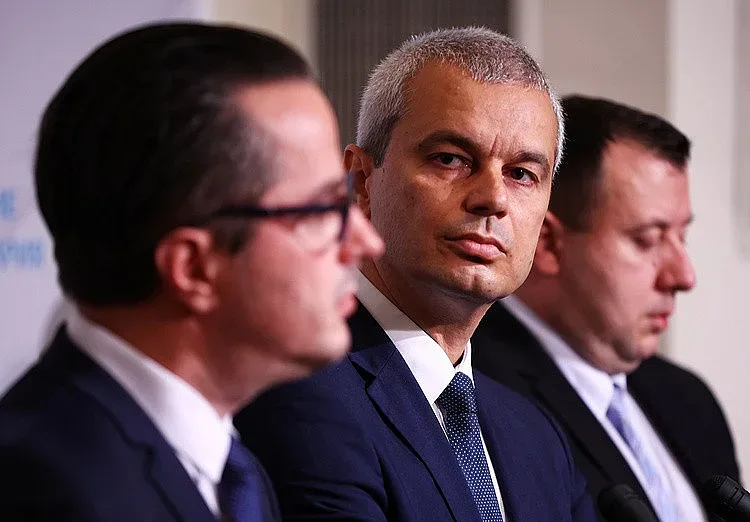 Скандал между ГЕРБ и "Възраждане", какво става