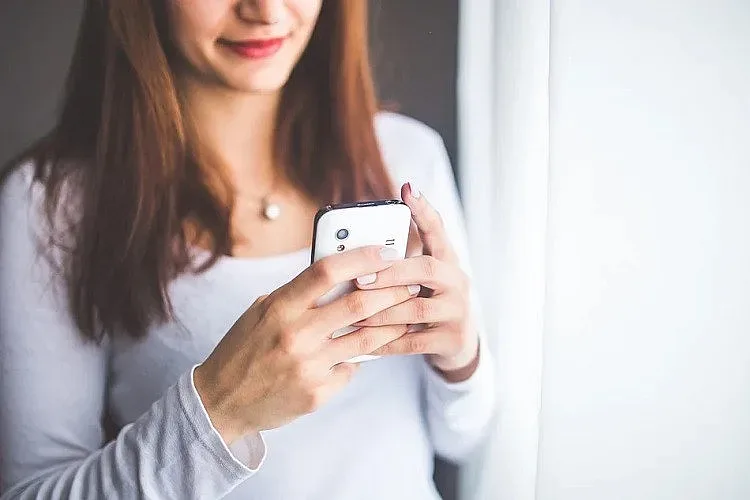 Instagram ще започне да показва реклами в раздела "Преглед" и в профилите на потребителите