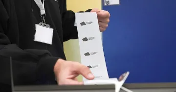 Пълен абсурд! Тичат до Сърбия, за да гласуват. Невероятна причина