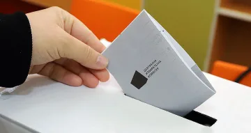 Българите гласуват в предсрочни Избори 2022