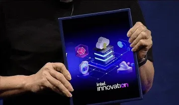 Intel и Samsung показаха таблет с разтягащ се дисплей (видео)