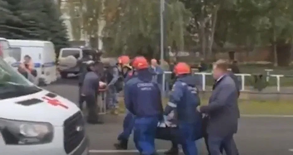 Ужас в Русия! Масова стрелба в училище, простреляни деца