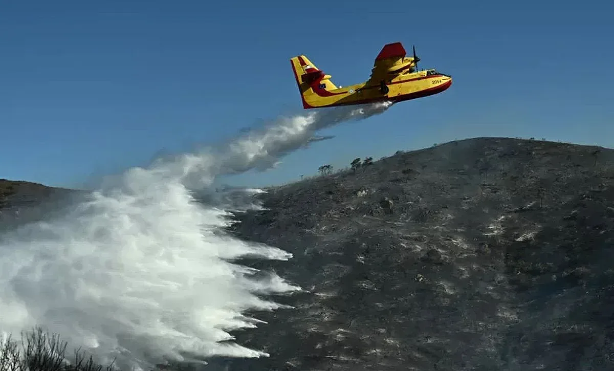 Пламна още една топ туристическа дестинация в Гърция! Ужасът продължава