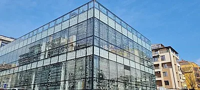 Нов роман представя култовите места в Бургас и младежката култура на 90-те