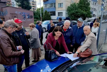 БСП-Връбница подкрепи протест на граждани срещу нов строеж в зелена площ