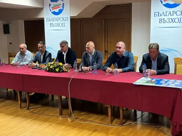 Стефан Янев готов с първия си закон.  Изненадата