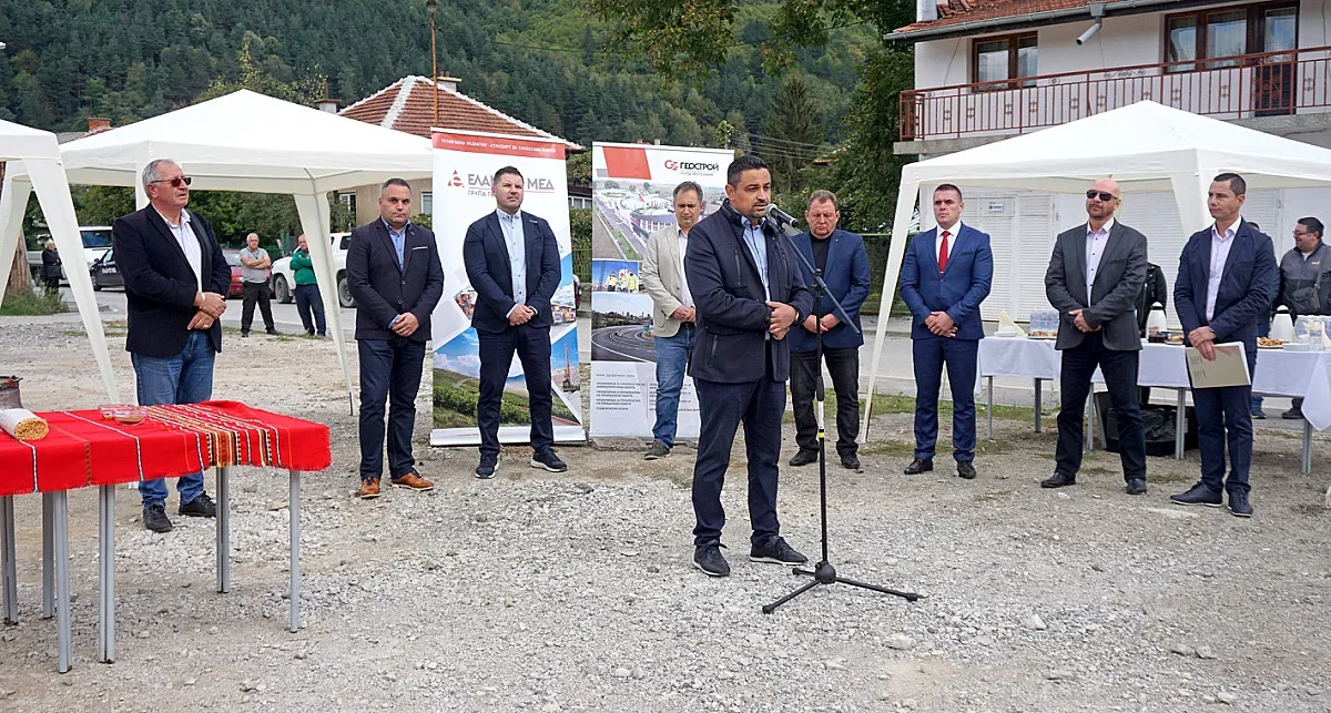 Започна строеж на лятно кино в Етрополе