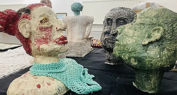 Готвач, незрящ скулптор и още самоуки БГ художници в Париж
