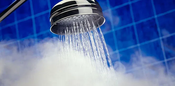 По-хладен ли става горещият душ?