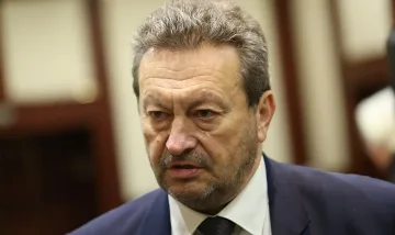 Гръмко уволнение! На кого още показаха вратата