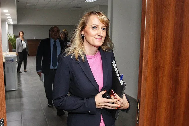 Министър с призив към хората. Чака писма