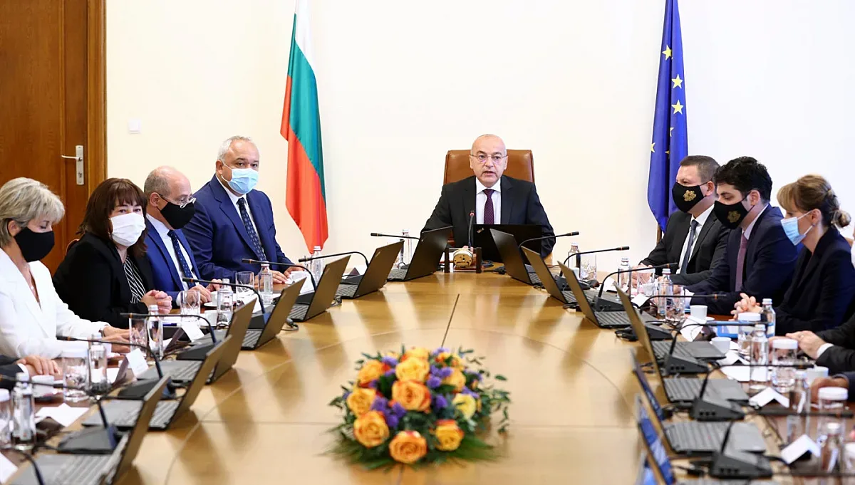 Вдигат линията на бедност. Как ще се отрази това на българина?