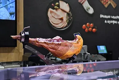 Хамон Серано на свежата витрина вече целогодишно в Kaufland