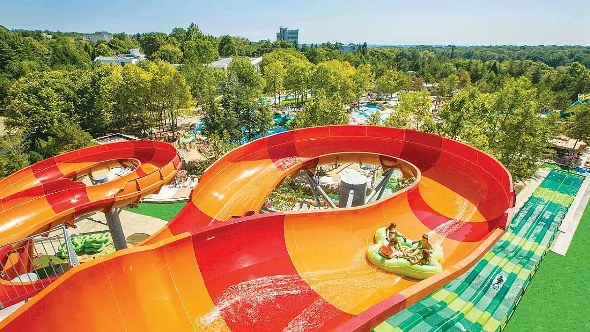 Безплатен аквапарк в Албена за всички първокласници