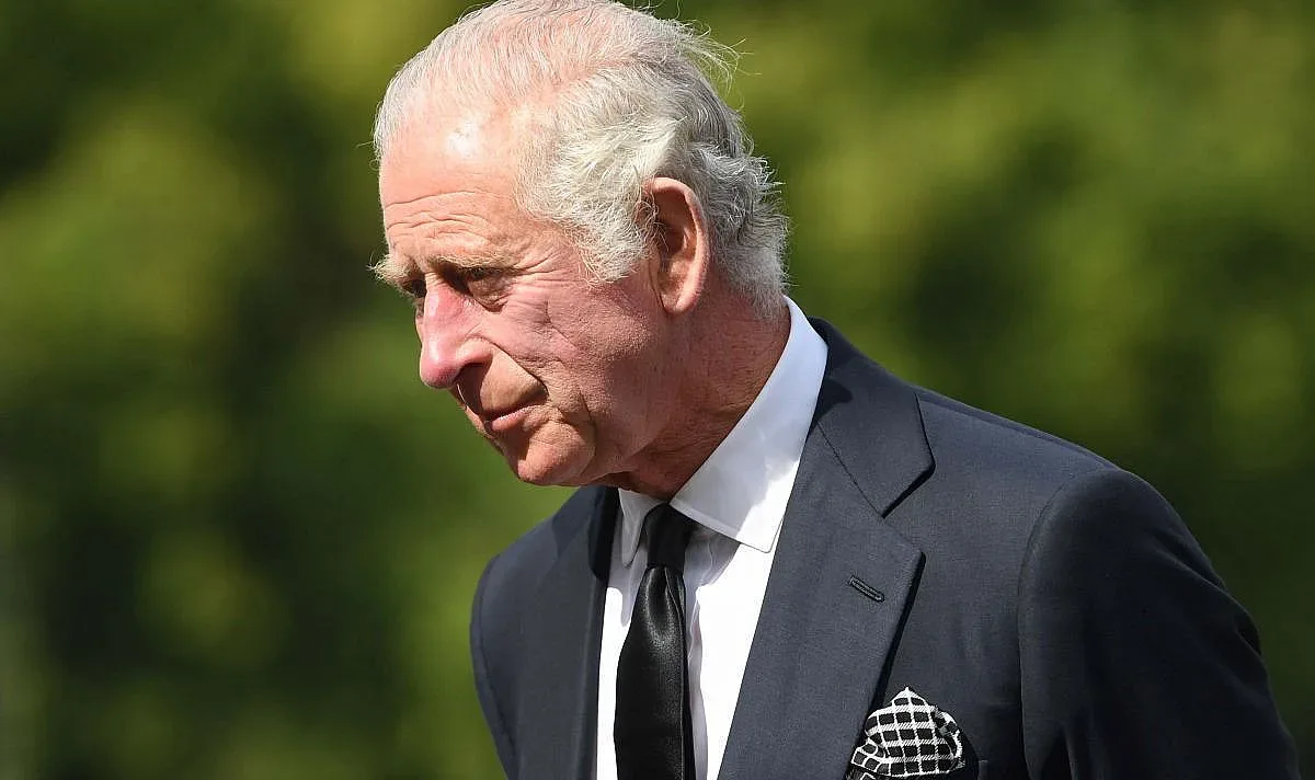 Да живее Кралят! Церемония в двореца „Сейнт Джеймс” и в Отава