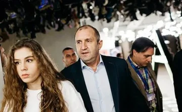 Щерката на Радев стана сензация в мрежата