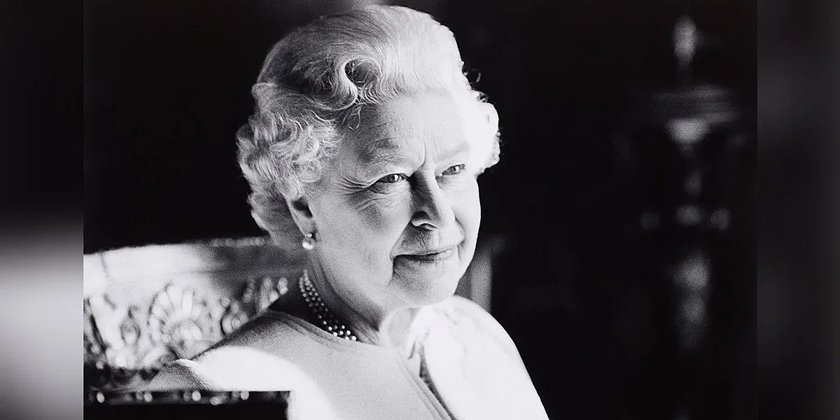 Социалните мрежи полудяха по стихотворение за Елизабет Втора