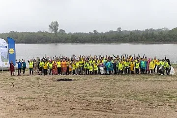 Lidl и Kaufland почистиха над тон и половина боклук от река Дунав