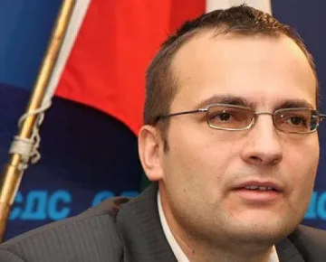 Скандал! Нападнаха знаков депутат от СДС