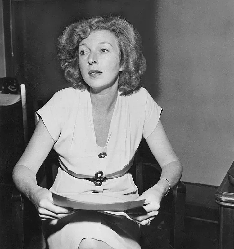 Коя е жената, която изостави Хемингуей