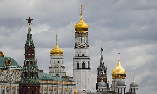 Русия е "в процес на закупуване" на милиони снаряди и ракети