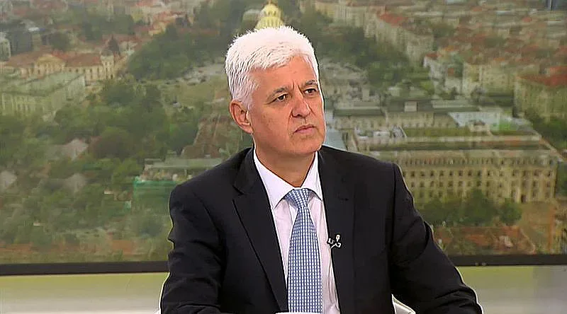 Военният министър с обещание за пострадалите от наводненията