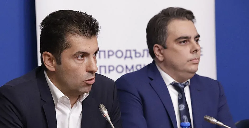 Петков и Василев пиха кафе със софиянци. Какво обещаха