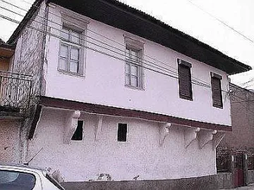 Трагично! Родната къща на Димитър Талев се руши
