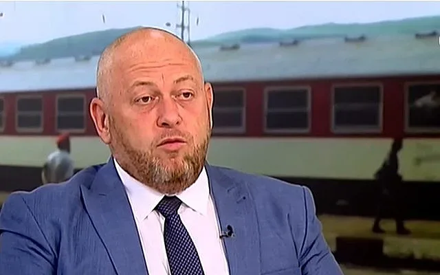 Папукчийски с коментар за монтажа на ключови жп отсечки. Ето какво каза