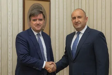 Радев посрещна ключов пратеник на САЩ