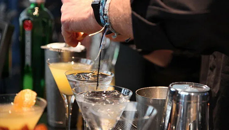 Голямата "резачка": Какво продават с 600% надценка на морето