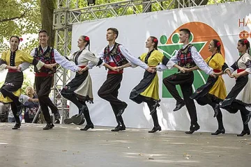 Таланти от Петрич и Разград с голямата награда от XVI Национален тракийски фолклорен събор