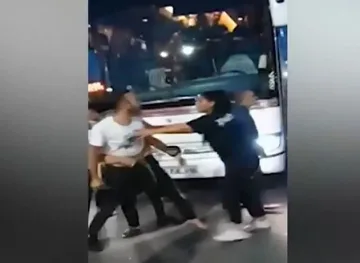 Скандал между изнервени туристи на границата. Размахват ножове